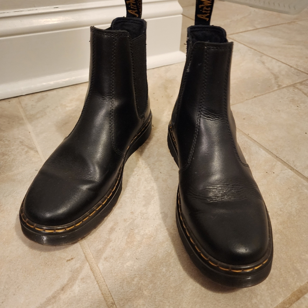 Doc Martins chelsea boots